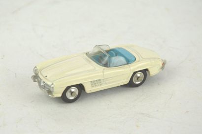 null CORGI Toys Mercedes 300sl roadster, white, windscreen intact (M)