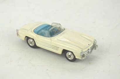 null CORGI Toys Mercedes 300sl roadster, white, windscreen intact (M)