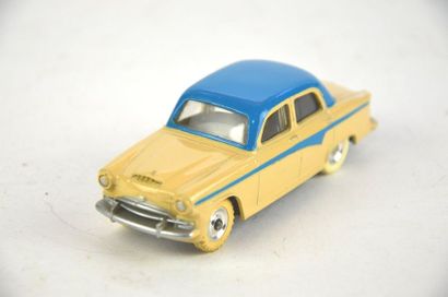 null DINKY 176 Austin saloon A105 with windows, in cream and blue, new in box (M...
