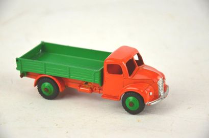 null DINKY 414 Rear tipping Wagon, in green and orange, new in box, slightly faded...