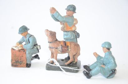 null ELASTOLIN French army (3) soldiers in rare position (G)

- pigeon shooter with...