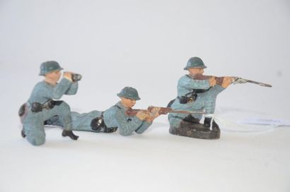 null ELASTOLIN French Army (3) (L) :

- two shooters, one lying down and one on his...