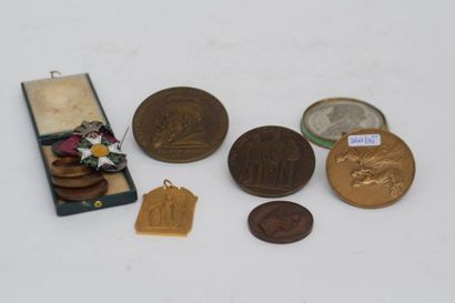 null Lot (16) de médailles et décorations divers, Belgique