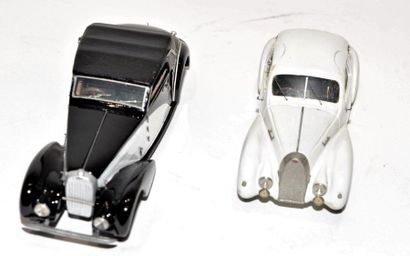 null (2) HECO-MODELE. 1 Bugatti 57C en résine blanche de 1938 (2ème version) et 1...