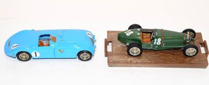 null (2) STARTER , 1 Bugatti 57 Le Mans of 1939 in blue resin and BRUMM 1 Bugatti...