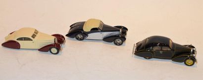 null (3) VROOM, 1 Bugatti Type 57 Gangloff from 1939 in cream and burgundy resin,...