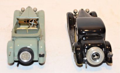 null (2) METAL 43 WM, 1 Bugatti type 57 Stelvio de 1934 en métal vert 2 tons et 1...