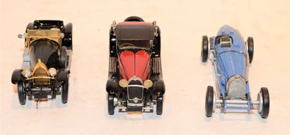null (3) METAL 43 WM, 1 Bugatti type 18 Black Bess from 1912 in black and gold metal,...