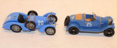 null (2) M.C.M. 1 Bugatti type 40 Le Mans of 1930 in blue metal and 1 Bugatti type...
