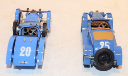null (2) M.C.M. 1 Bugatti type 40 Le Mans de 1930 en métal bleu et 1 Bugatti type...