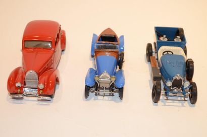null (3) C.C.C. 1 Bugatti type 23 Brescia Crossley of 1923 in blue and brown resin,...