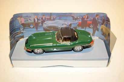 null (2) MATCHBOX "Dinky" 1 Jaguar type E green from 1968 and 1 type E yellow from...
