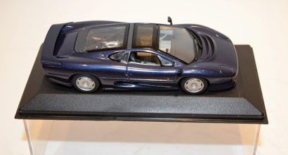 null (2) PAUL'S MODEL ART, 1 blue Jaguar XJ-220 and CORGI, 1 white 1995 Jaguar XJ-220...