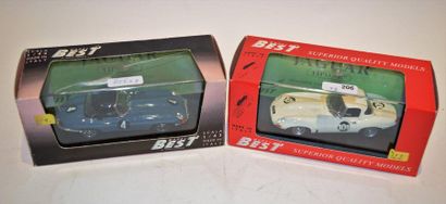 null (2) BEST, 2 Jaguars type E coupé of 1962, 1 white and 1 blue. 1/43rd (M+B) 