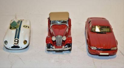 null WESTERN MODELS (3) Jaguars: 1 type D Le Mans Cunningham white, 1 SS 1 red tourer,...