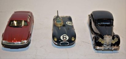 null WESTERN MODELS (3) Jaguars: 1 Type D green, 1 MK V saloon from 1949 black, 1...