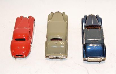null WESTERN MODELS (3) Jaguars: 1 MK V saloon discoverable from 1949 blue, 1 MK...