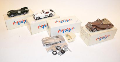 null Set of 4 Jaguars: A type C in metal kit to be mounted; BUMM: a white XK 120...