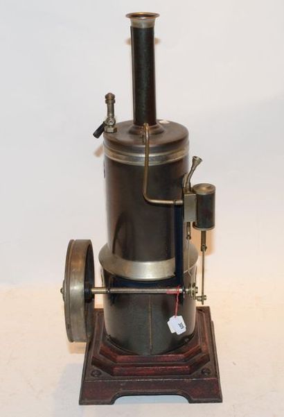 null MÄRKLIN ref 4107 8 1/2, (1912) steam engine with vertical blue boiler, one fixed...