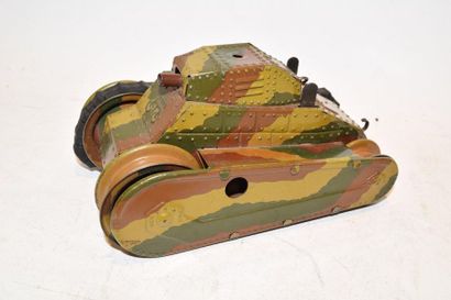 null MÄRKLIN, Germany, circa 1936/1939. Very beautiful mechanical tank in lithographed...