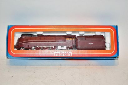 null MÄRKLIN 3089, red streamlined locomotive, 231, 4-axle tender, blue and red window...