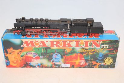 null MARKLIN HO 3084 steam locomotive type 150, 4-axle tender with look-out, black...