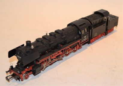 null MARKLIN HO 3084 steam locomotive type 150, 4-axle tender with look-out, black...