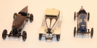 null (3) M.C.M. 1 Bugatti type 18 Carénée, Roland Garros de 1912 en métal brun, M.C.M....