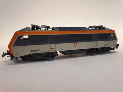 null MÄRKLIN 3334 French engine BB 26000 series, in grey and orange, new in white...