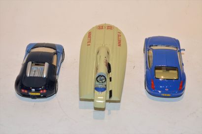 null (3) PROVENCE MOULAGE, 1 Bugatti Veyron de 2000 en plastique bleu 2 tons, 1 Bugatti...