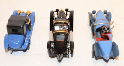 null (3) O.M. 1 Bugatti type 13 chassis 432 de 1911en métal bleu , 1 Bugatti type...