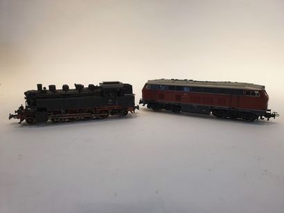 null MÄRKLIN (2) locomotives 3075 & 3096 :

- 3096 locotender 141, black (EB) blue/red...