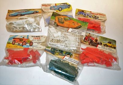 null Airfix, seven models of 1/32nd kits contained in the first plastic bags, including...