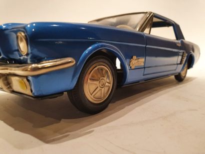 null JAPAN "Y" Ford Mustang, blue 33cm