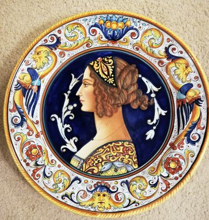 null Pair of large decorative plates in Italian faience (Deruta), portrait of man...