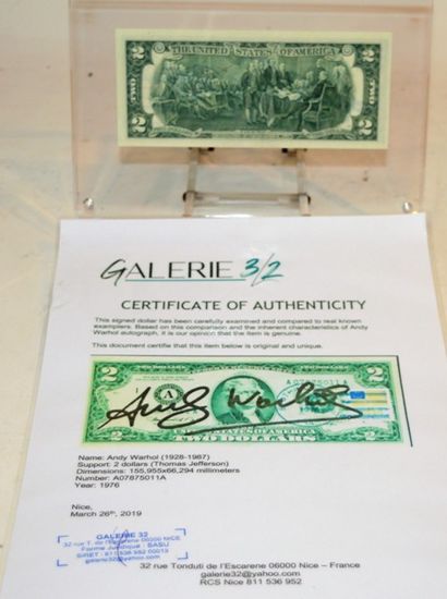 null Andy Warhol:

Billet de 2 $ signé à la main à l'acrylique noir par Andy Warhol...