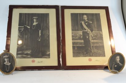 null Double paire de photographies encadrées du Roi des Belges Albert 1er et de la...
