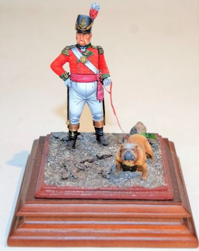 null Figurine d'art: an English NCO and his dog, on a wooden base; painting level...