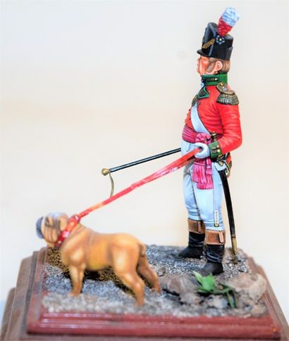 null Figurine d'art: an English NCO and his dog, on a wooden base; painting level...