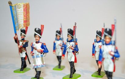 null Groupe de 9 grenadiers de la garde: officier, tambour, drapeau...Métal, circa...
