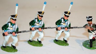 null Modern Britains: a batch of 7 russian metal soldiers, new condition.