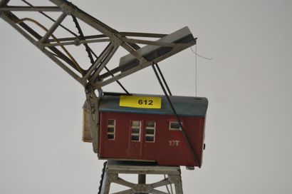 MARKLIN MÄRKLIN 451G, (1949-54) electric swivel crane with lamp, 9x9x26cm, traces...