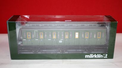 MARKLIN MÄRKLIN I modern passenger car, 3 axles, old timer, DB green, 2nd class,...