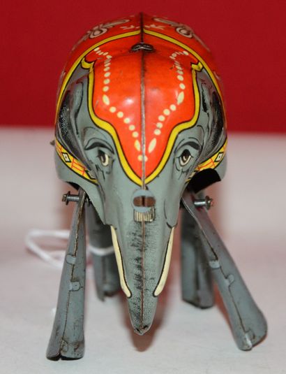 null BLÖMER & SCHÜLER GERMANY US ZONE: Jumbo, mechanical elephant in painted sheet...