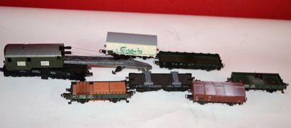 null Varia freight cars ( 7) ROCO crane car, and various.