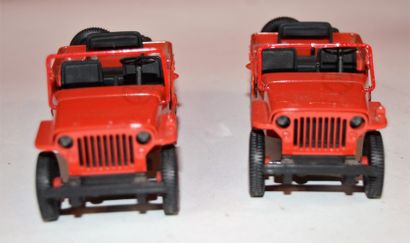 null Gate: 2 x 1/32 Willys jeeps, metal, red.