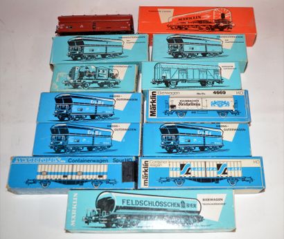 MARKLIN MÄRKLIN (13) freight cars, almost new in the box (one without box).
