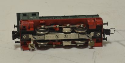 TRIX TRIX locotracteur V36 257, caisse métal verte, ttpe C, bon état général