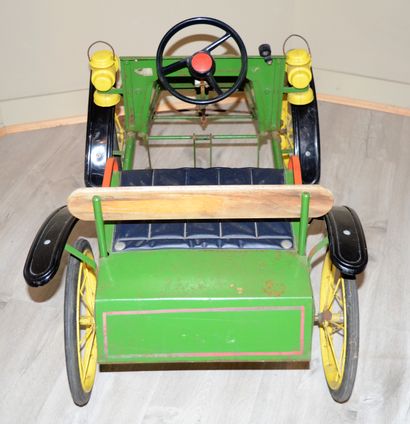 null Renault type pedal car with crocodile hood. Painted sheet metal and plastic....