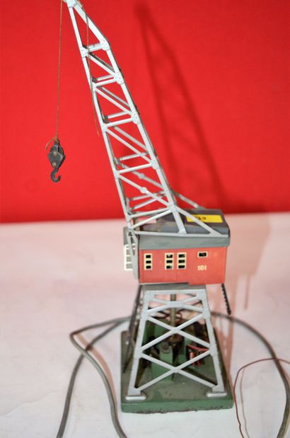 MARKLIN MÄRKLIN 451G 2, (1955- ) swivel crane, electric, with lamp, 9x9x26cm, traces...